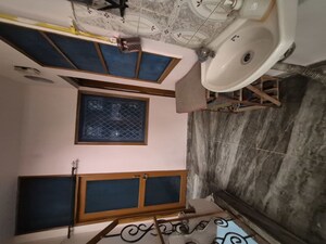 Team Area in 2.5 BHK Builder Floor at Pandav Nagar – for Rent
