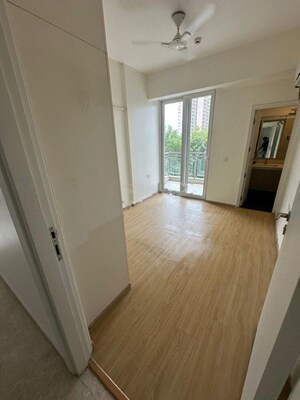 Bathroom in 3.5 BHK Apartment at DLF The Ultima, Sector 81 – for Rent