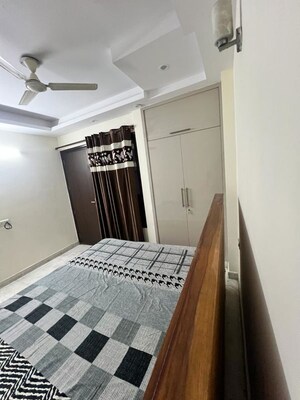 Room in 3 BHK Apartment at Naraina – for Rent