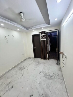 Room in 3 BHK Apartment at Naraina – for Rent