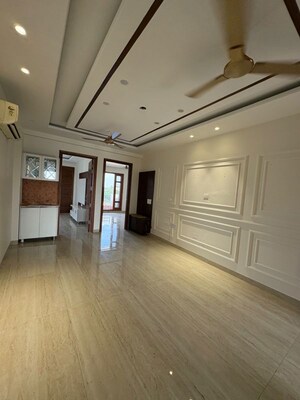 Living Room in 3 BHK Builder Floor at Sector 15 – for Rent