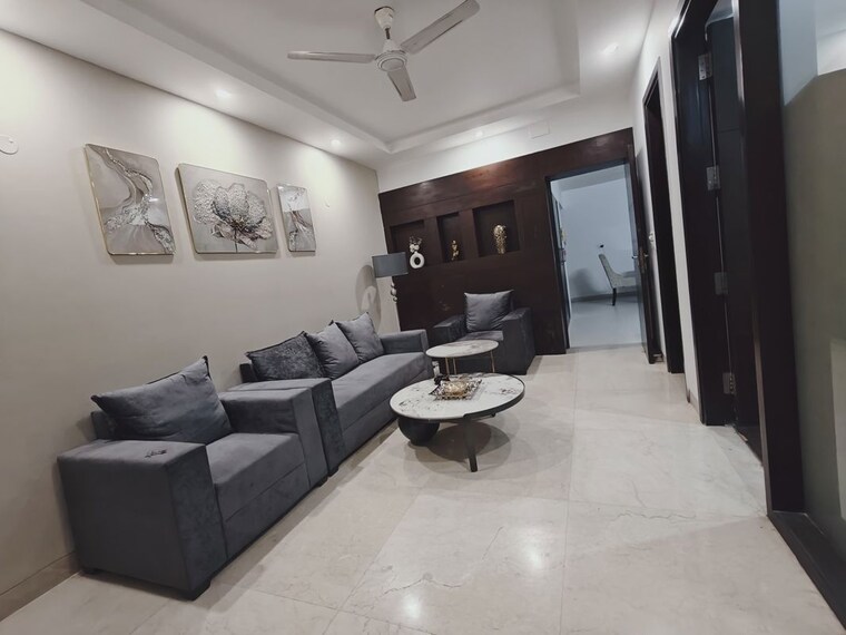Living Room, kalkaji 3 Bedroom 200 Sq.Yd. Builder Floor In Kalkaji Delhi 10612502