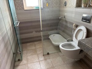Bathroom in 3 BHK Builder Floor at Smart World Orchard, Sector 61 – for Rent