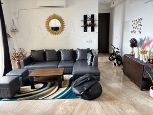 Team Area in 3 BHK Builder Floor at Smart World Orchard, Sector 61 – for Rent