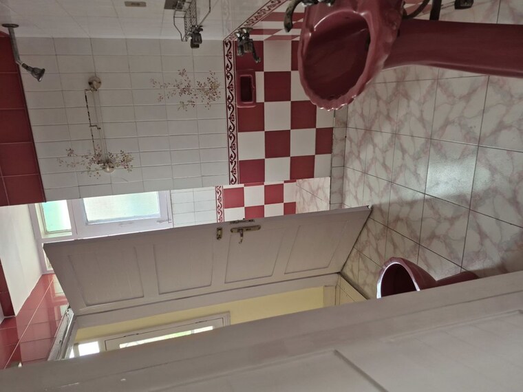 Bathroom, mayur vihar 2.5 Bedroom 1280 Sq.Ft. Apartment In Mayur Vihar Delhi 10612519