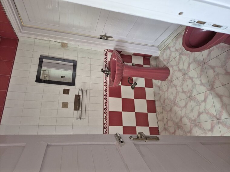 Bathroom, mayur vihar 2.5 Bedroom 1280 Sq.Ft. Apartment In Mayur Vihar Delhi 10612519
