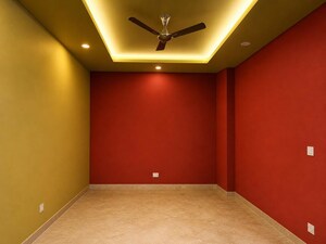 Room in 3 BHK Builder Floor at Greater Kailash – for Rent