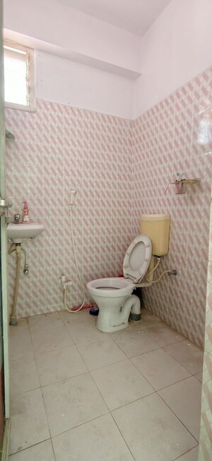 Bathroom in 3 BHK Apartment at Kankarbagh – for Rent