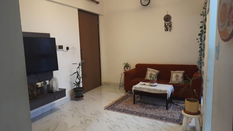 Living Room, hiranandani-estate-carrara 2 Bedroom 700 Sq.Ft. Apartment In Ghodbunder Road Thane 10612564