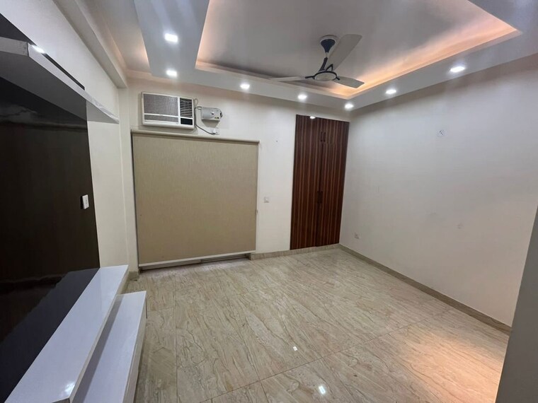 Room, sector 89 4 Bedroom 500 Sq.Yd. Builder Floor In Sector 89 Faridabad 10612546