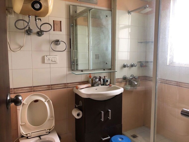 Team Area, sector 23 3 Bedroom 1500 Sq.Ft. Builder Floor In Sector 23 Gurgaon 10612565