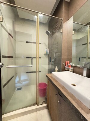 Kitchen in 2.5 BHK Apartment at Oberoi Realty Woods, Goregaon East – for Rent