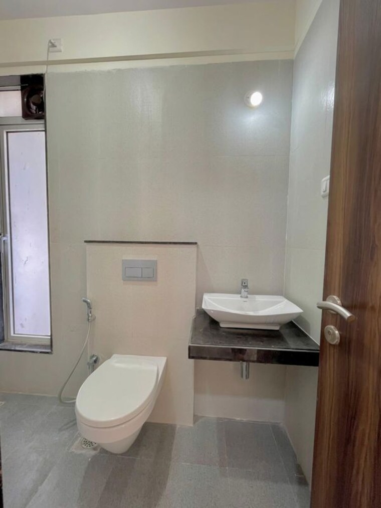 Bathroom, sheth-zuri 3 Bedroom 900 Sq.Ft. Apartment In Laxmi Nagar Thane 10612599