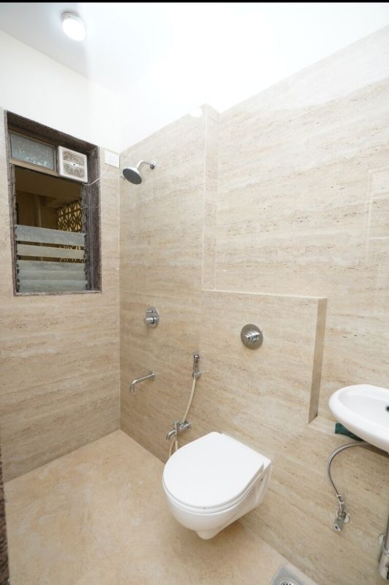 Bathroom, abrol-signature 2 Bedroom 659 Sq.Ft. Apartment In Malad West Mumbai 10612588
