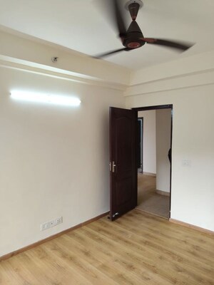 Room in 3 BHK Apartment at Lotus Panache, Sector 110 – for Rent