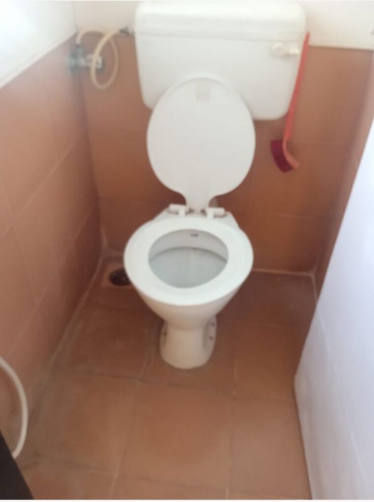 Bathroom, lalani-velentine-apartments-ii 1 Bedroom 410 Sq.Ft. Apartment In Goregaon East Mumbai 10612152