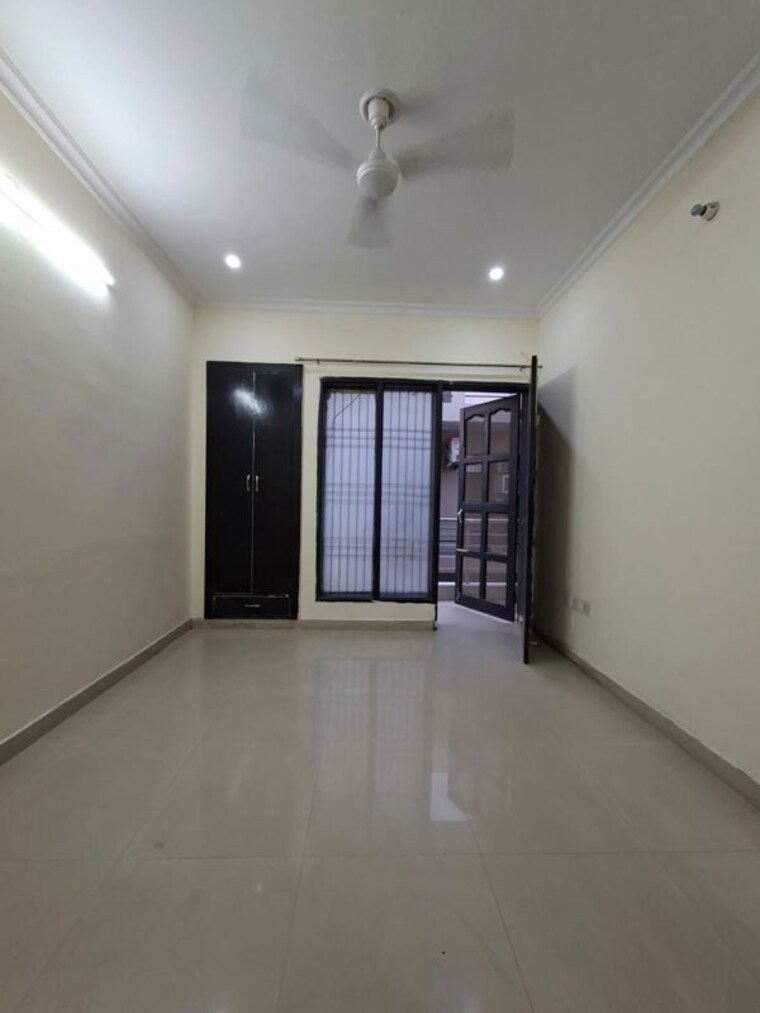 Room, sector 46 2 Bedroom 1200 Sq.Ft. Builder Floor In Sector 46 Gurgaon 10612647