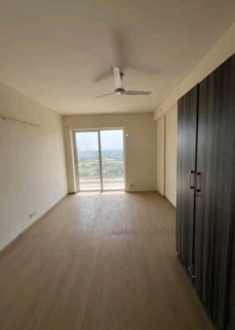 Room, dlf-new-town-heights-i 3.5 Bedroom 1930 Sq.Ft. Apartment In Sector 90 Gurgaon 10612703