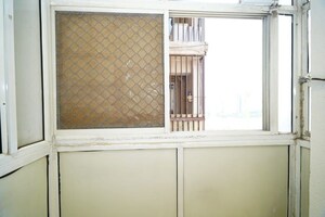 Room in 2 BHK Apartment at Gaursons Ska Green Mansion, Sector 12 Greater Noida – for Sale