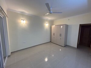 Room in 3 BHK Apartment at ATS Golf Meadows, Central Derabassi – for Rent