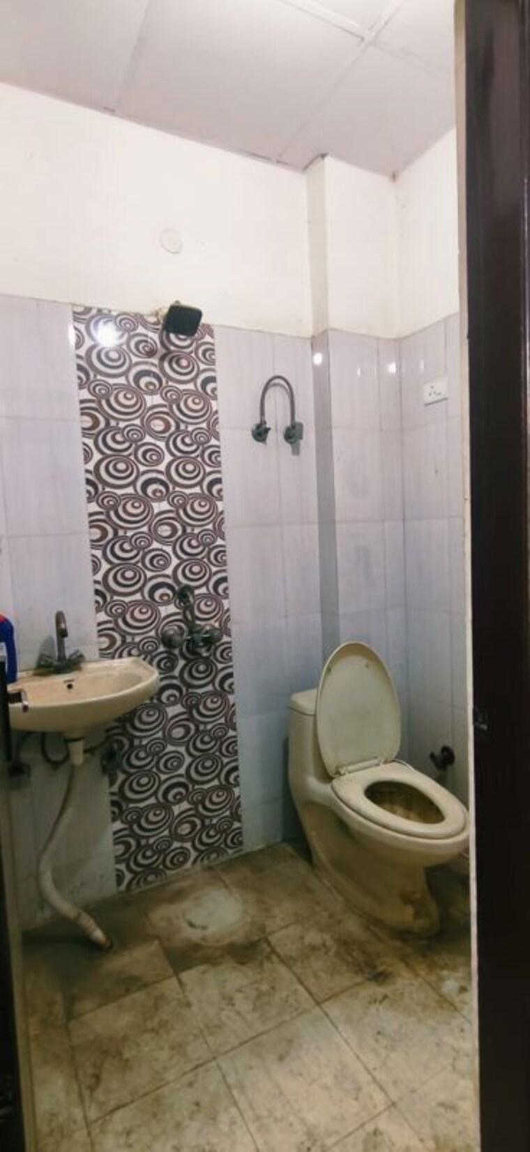 Bathroom, rajendra nagar sector 5 3 Bedroom 1365 Sq.Ft. Builder Floor In Rajendra Nagar Sector 5 Ghaziabad 10612711