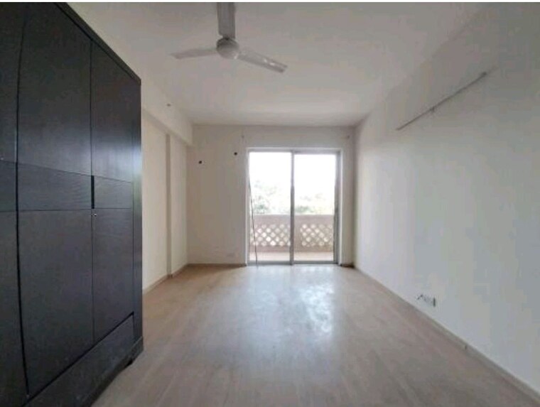 Room, dlf-new-town-heights-ii 3.5 Bedroom 1930 Sq.Ft. Apartment In Sector 86 Gurgaon 10612740