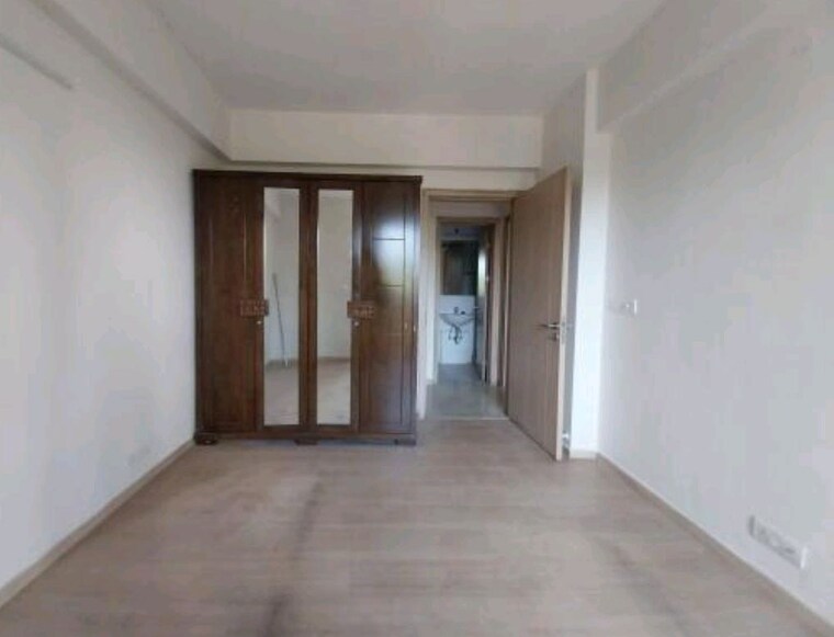 Room, dlf-new-town-heights-ii 3.5 Bedroom 1930 Sq.Ft. Apartment In Sector 86 Gurgaon 10612740