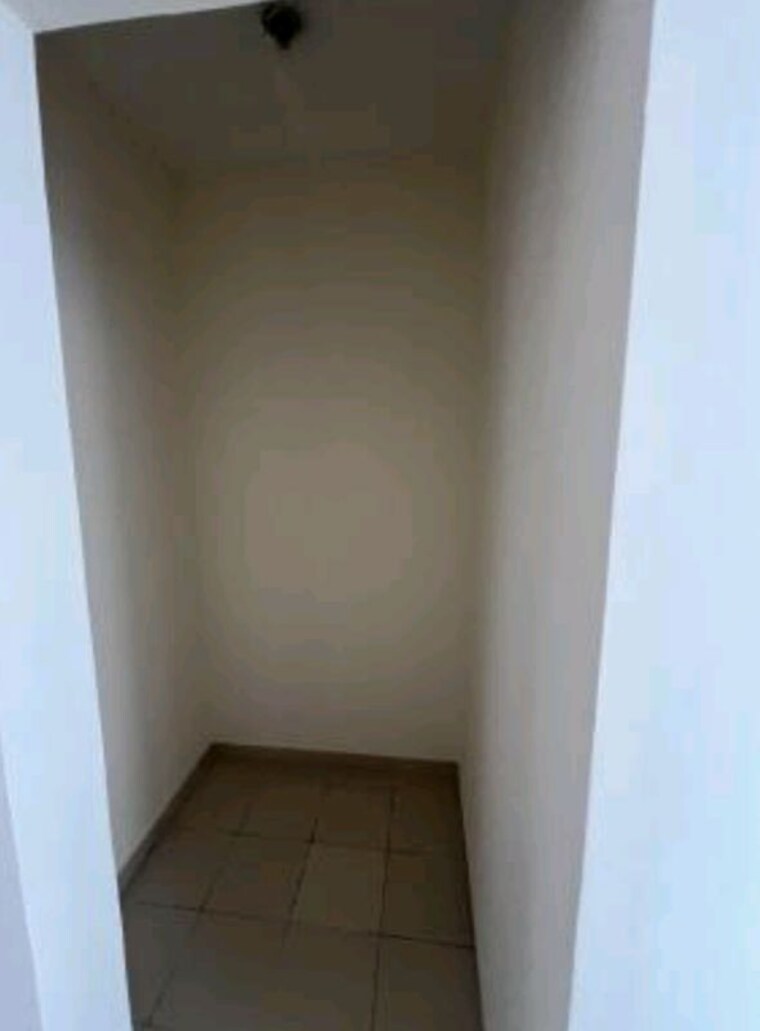 Room, dlf-new-town-heights-ii 3.5 Bedroom 1930 Sq.Ft. Apartment In Sector 86 Gurgaon 10612740
