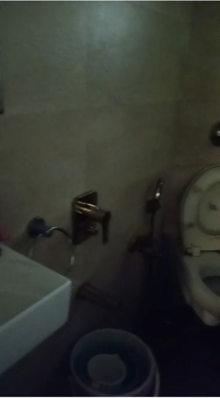 Bathroom, sindhi-society 2 Bedroom 845 Sq.Ft. Apartment In Chembur Mumbai 10612751