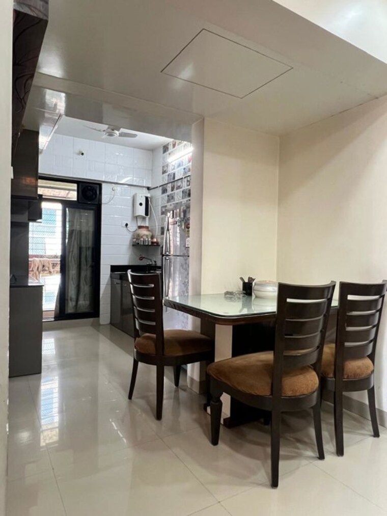 Gym, haware-estate 1.5 Bedroom 560 Sq.Ft. Apartment In Kasarvadavali Thane 10612781