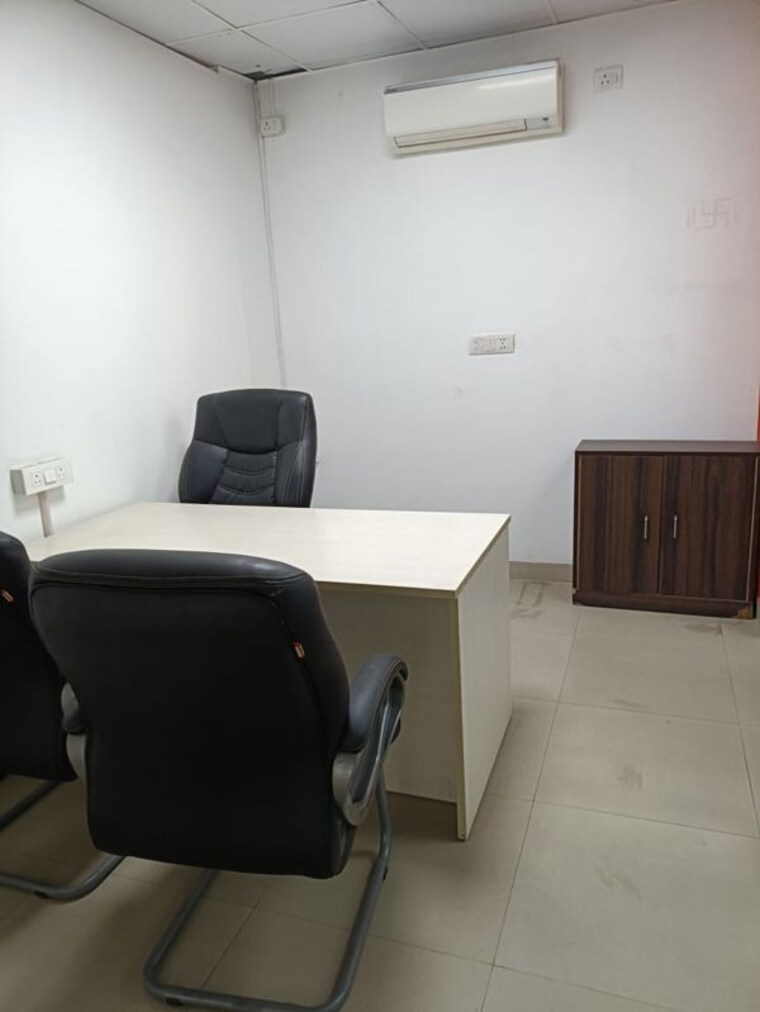 Team Area, sector 2 Commercial Office Space 3000 Sq.Ft. In Sector 2 Noida 10612808