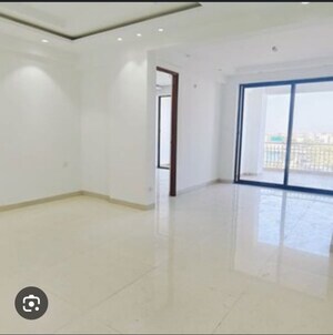 Room in 3.5 BHK Apartment at Karia Konark Bella Vista, Magarpatta Road – for Rent
