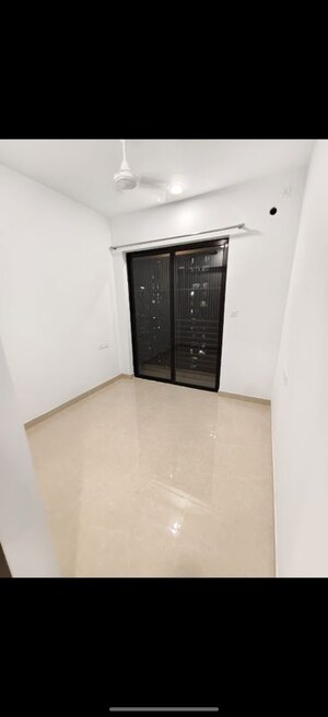 Room in 2 BHK Apartment at Risland The Icon, Dhokali – for Rent