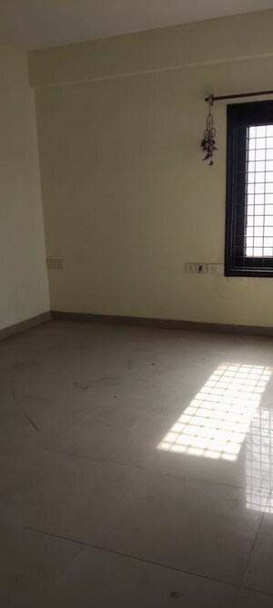 Room in 2.5 BHK Apartment at RPS Savana, Sector 88 – for Sale