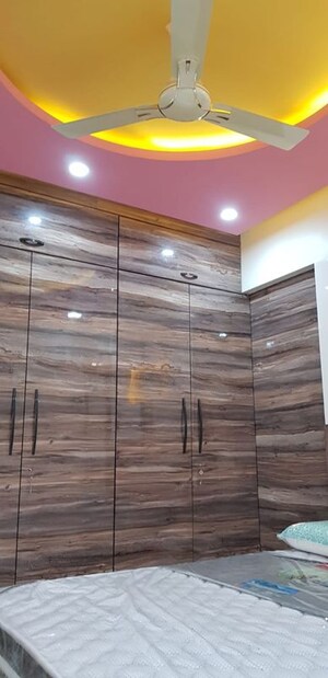 Bedroom in 2 BHK Apartment at Chembur – for Rent