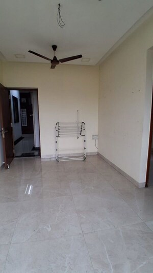 Hall in 1.5 BHK Apartment at Roha Satsang Bharti, Malad East – for Rent