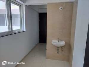 Room in 4 BHK Apartment at Kolte Patil Stargaze, Bavdhan – for Rent