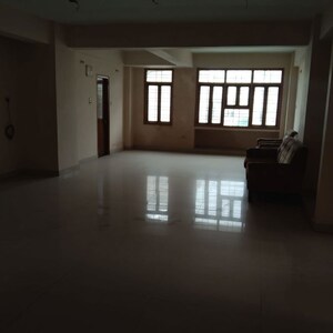 Room in  Office Space at Ghrounda – for Rent