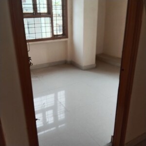 Room in  Office Space at Ghrounda – for Rent