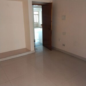 Room in  Office Space at Ghrounda – for Rent