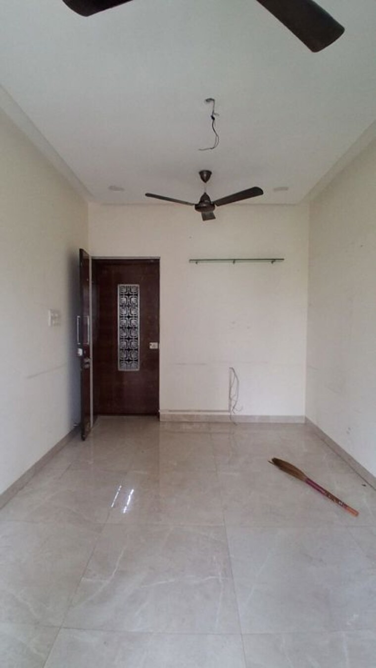 Room, roha-satsang-bharti 1.5 Bedroom 505 Sq.Ft. Apartment In Malad East Mumbai 10612940