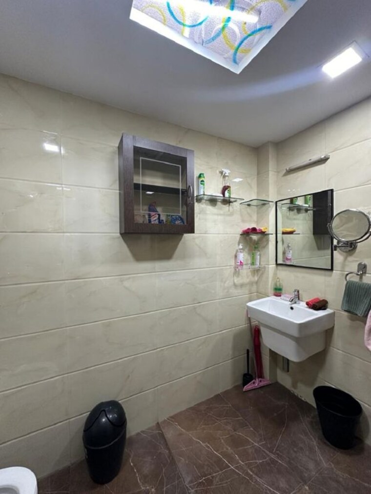 Washroom, santacruz west 2 Bedroom 700 Sq.Ft. Apartment In Santacruz West Mumbai 10612954