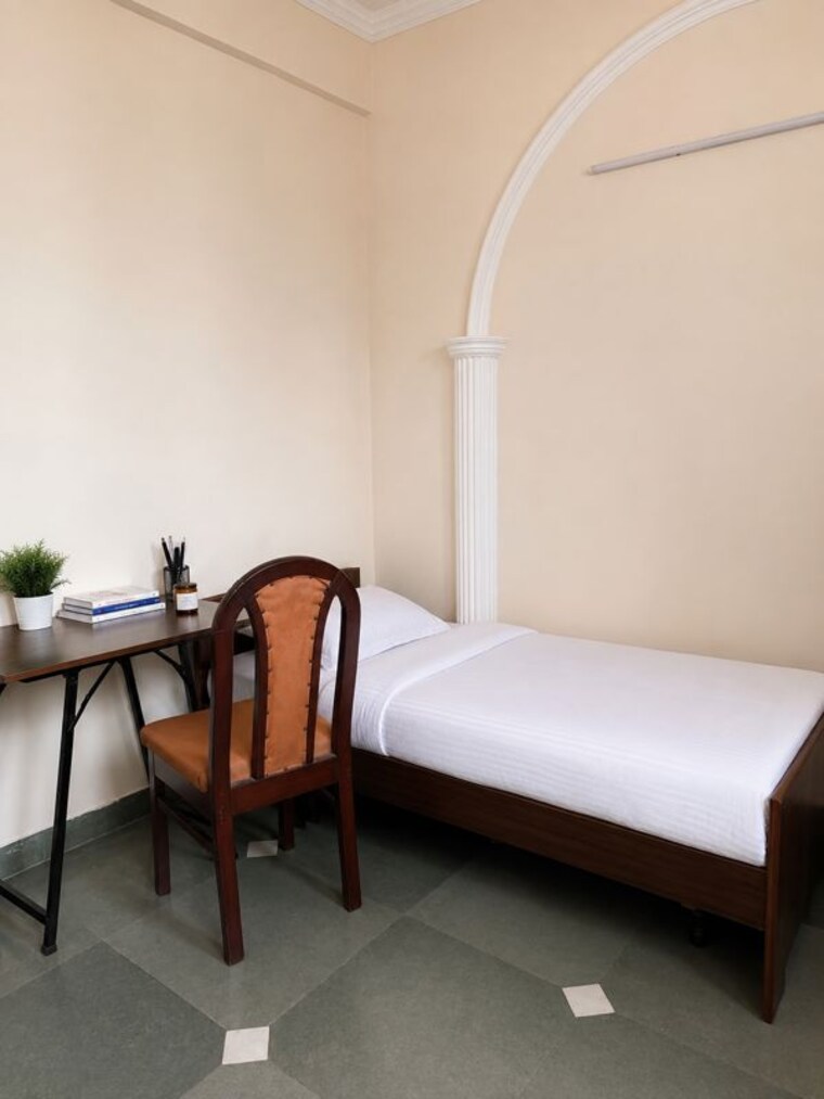 Bedroom, naraina Studio 100 Sq.Yd. Builder Floor In Naraina Delhi 10612961