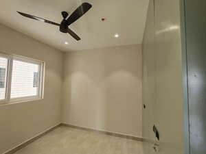 Room in 2.5 BHK Apartment at Candeur 40, Miyapur – for Rent