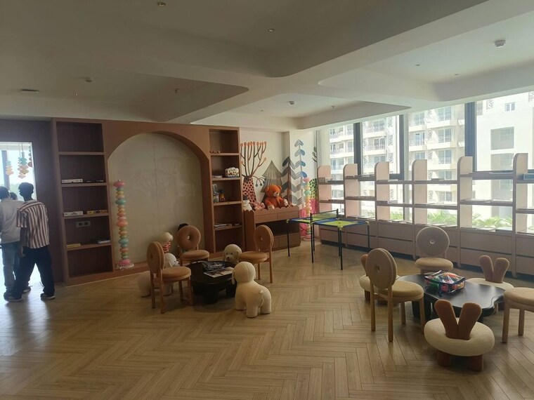 Living Room, sobha-international-city-phase-1 4 Bedroom 270 Sq.Yd. Villa In Sector 109 Gurgaon 10612975