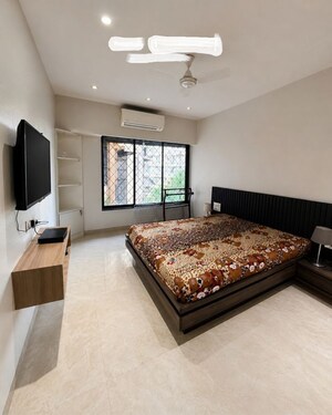 Bedroom in 1 BHK Apartment at Bandra West – for Rent