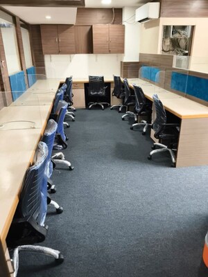 Parking in  Office Space at Ratan Plaza Charbagh, Charbagh – for Rent