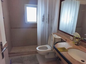Bathroom in 4 BHK Apartment at DLF The Icon, Dlf Phase V – for Rent