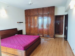 Bedroom in 4 BHK Apartment at DLF The Icon, Dlf Phase V – for Rent
