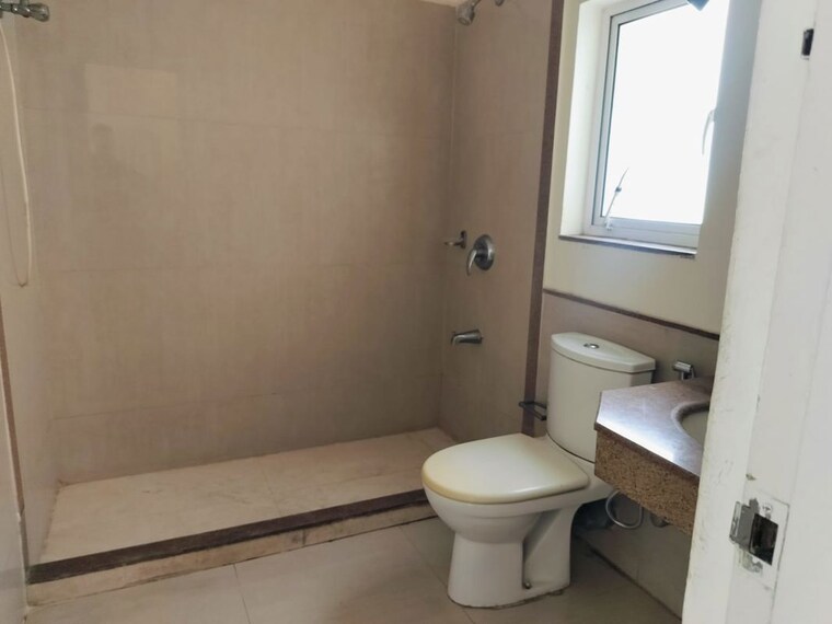 Bathroom, dlf-the-icon 4 Bedroom 2610 Sq.Ft. Apartment In Dlf Phase V Gurgaon 10612995